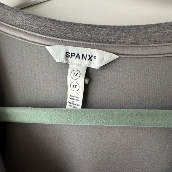 SPANX Air Essentials 2 piece set sweatshirt top 1X and jogger pants 2X gray EUC - Picture 13 of 16